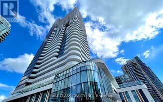 15 Holmes Ave in Toronto, ON - Building Photo