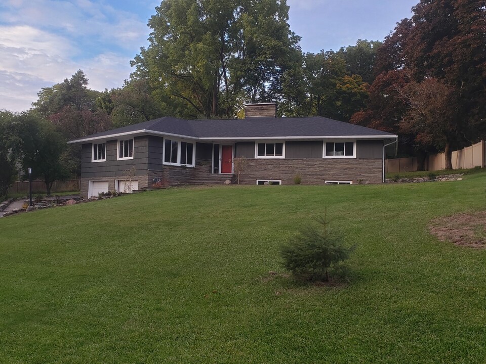 109 Guilford Rd in Syracuse, NY - Building Photo