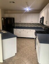 640 W Emerald Key Dr in Green Valley, AZ - Building Photo - Building Photo