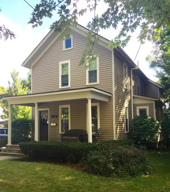 property at 515 S 7th St