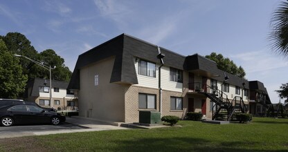 Sable Palms Apartments in Jacksonville, FL - Foto de edificio - Building Photo