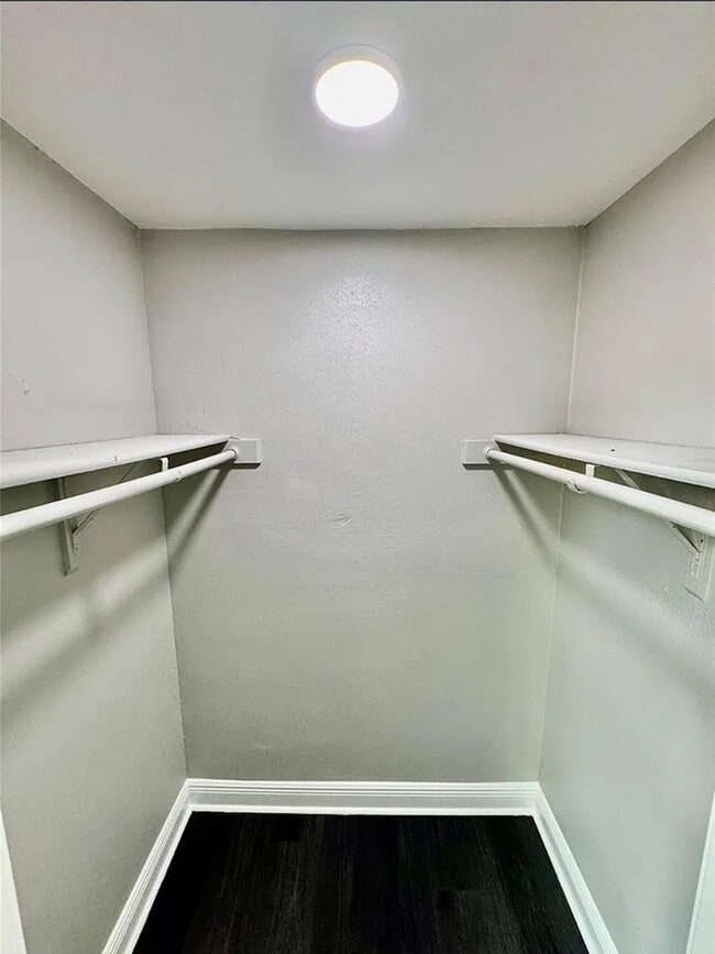 5719 Verracio Ct, Unit 329 in San Antonio, TX - Foto de edificio - Building Photo