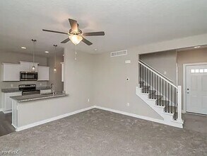 9689 Turnpoint Dr in West Des Moines, IA - Building Photo - Building Photo