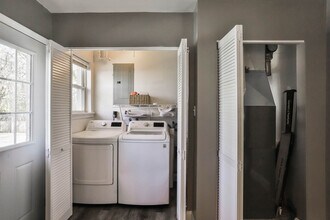 711 N Elm Ave in St. Louis, MO - Building Photo - Building Photo