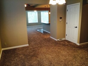 208 Chestnut Ave, Unit A in Winona Lake, IN - Building Photo - Building Photo