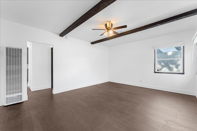 107 S Aviation Blvd in Manhattan Beach, CA - Building Photo - Building Photo