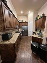 2211 Eriksson Ln in Dallas, TX - Building Photo - Building Photo