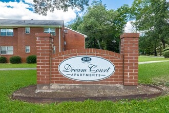 Dream Court Apartments in Atlanta, GA - Building Photo - Building Photo