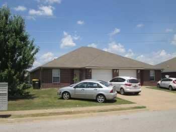 property at 809 Meadowlands Dr