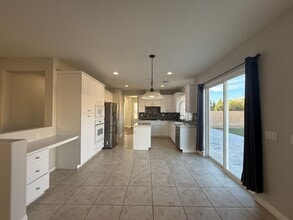 4715 Avenue J-4 in Lancaster, CA - Building Photo - Building Photo
