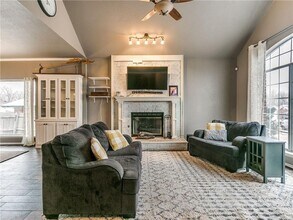 1913 Butterfield Trail in Choctaw, OK - Building Photo - Building Photo