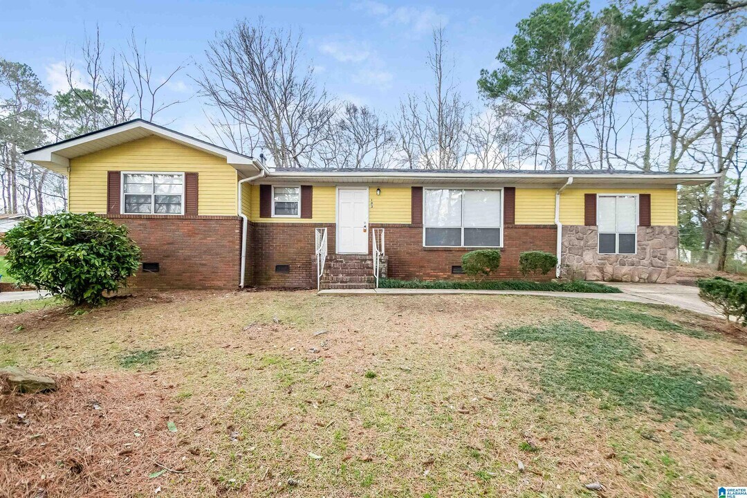 103 Alaska Dr in Hueytown, AL - Building Photo