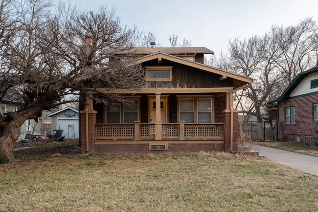 property at 3433 E Murdock St