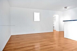101 Collins Ave in Miami Beach, FL - Building Photo - Building Photo
