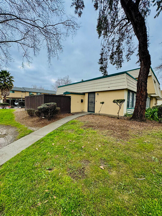 2634 Oliver Dr in Hayward, CA - Building Photo