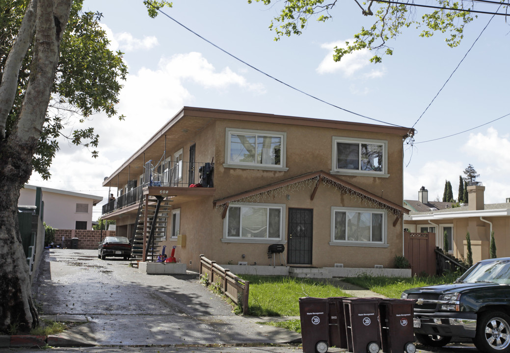 485 B St in Hayward, CA - Foto de edificio