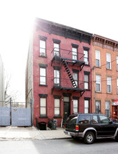 661 Henry St in Brooklyn, NY - Foto de edificio - Building Photo