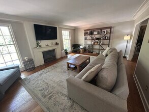4500 Walnut Grove Rd in Memphis, TN - Building Photo - Building Photo