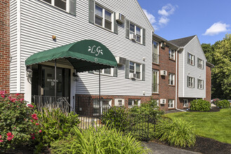 Leominster Gardens in Leominster, MA - Foto de edificio - Building Photo