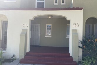 2021 N Vermont Ave in Los Angeles, CA - Building Photo - Building Photo