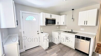 7873 Syracuse St in Taylor, MI - Building Photo - Building Photo