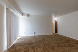 Aspen Creek Apartments in New Baltimore, MI - Foto de edificio - Interior Photo