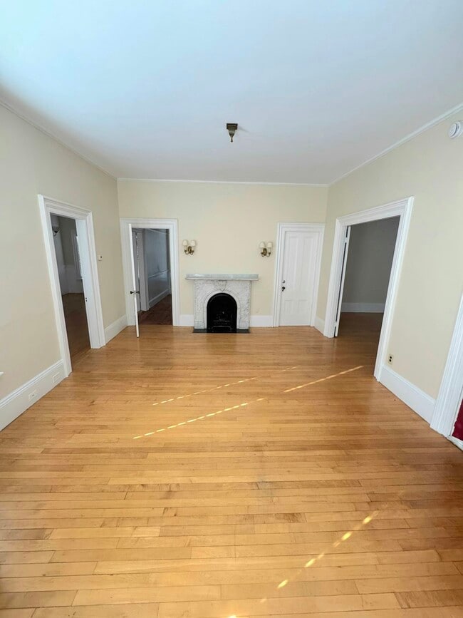6 Webster St in Nashua, NH - Building Photo - Building Photo