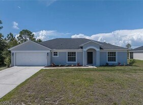 3304 24th St W in Lehigh Acres, FL - Building Photo