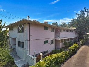 3585 Brook St in Lafayette, CA - Foto de edificio - Building Photo