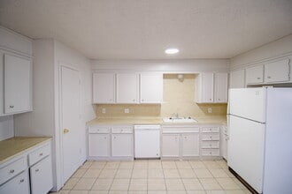 6816 Slide Rd in Lubbock, TX - Building Photo - Building Photo