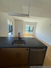 83 Gardner St, Unit 301 in Boston, MA - Building Photo - Building Photo