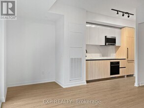 425 Front St E in Toronto, ON - Building Photo - Building Photo
