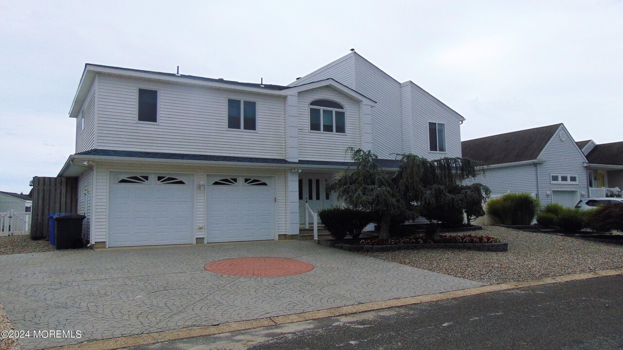 189 Southard Dr in Stafford Township, NJ - Building Photo