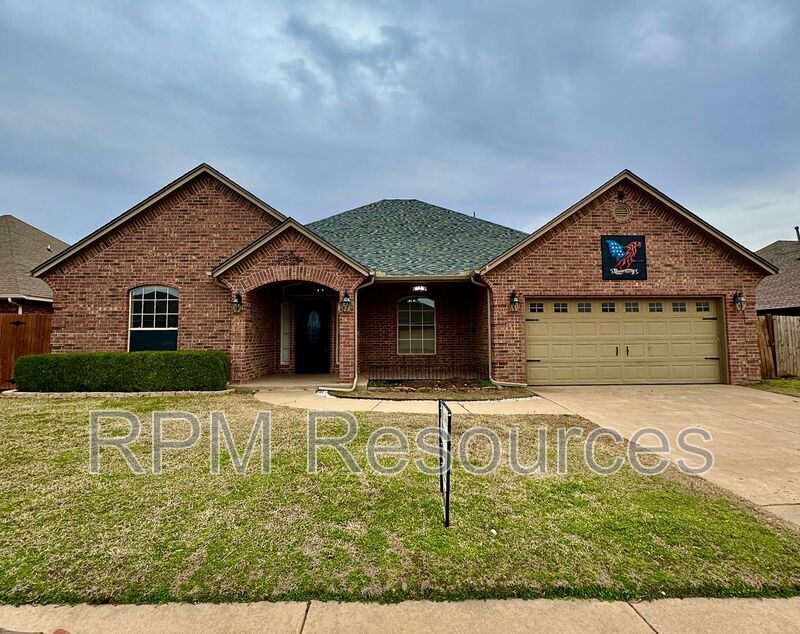 9016 NW 80th St in Yukon, OK - Foto de edificio