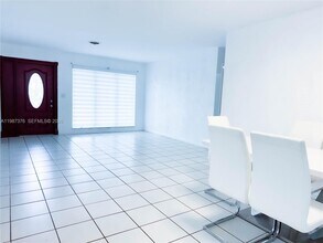 1911 N 44th Ave in Hollywood, FL - Building Photo - Building Photo