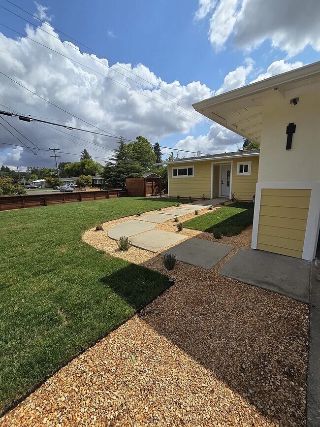 5 Ormond Ct in Novato, CA - Building Photo - Building Photo