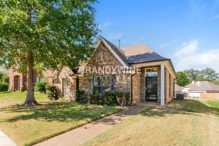 9198 Chastain Pl in Cordova, TN - Foto de edificio