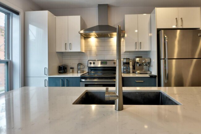 5107 Rue Saint-Ambroise in Montréal, QC - Building Photo - Building Photo