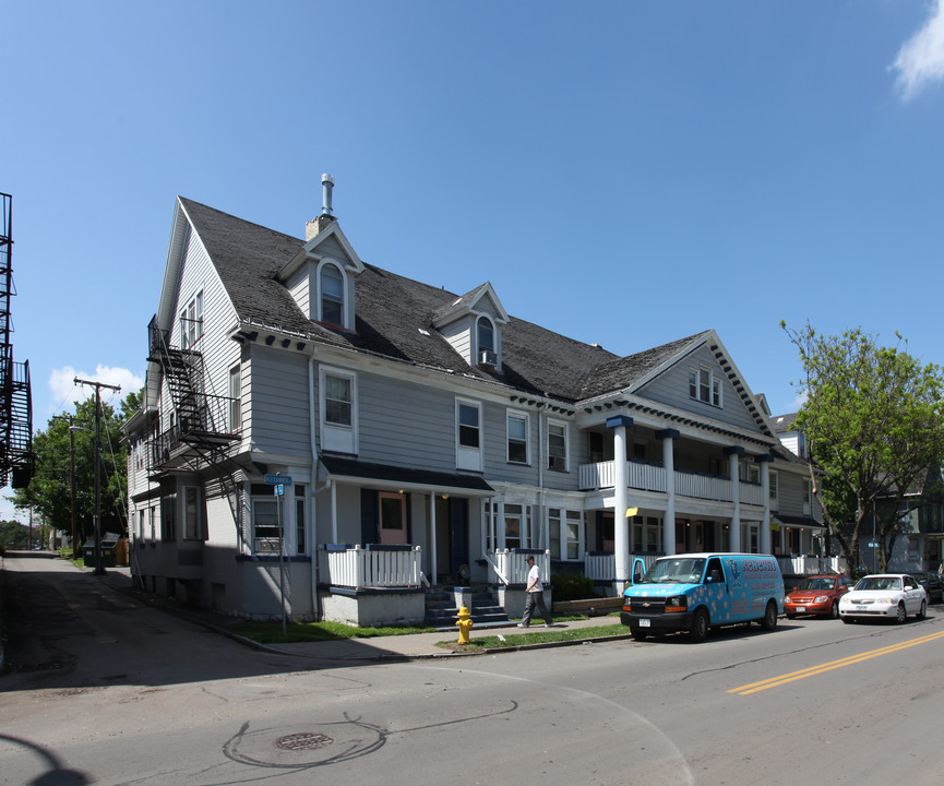 359-369 Alexander St in Rochester, NY - Building Photo