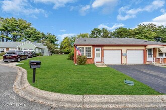 9A Juniper Ln in Manchester Township, NJ - Building Photo - Building Photo