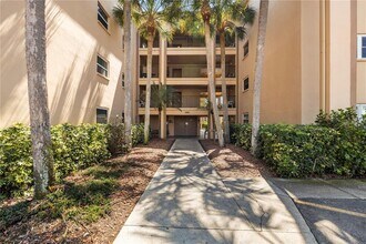 2525 W Bay Dr in Belleair Bluffs, FL - Building Photo - Building Photo