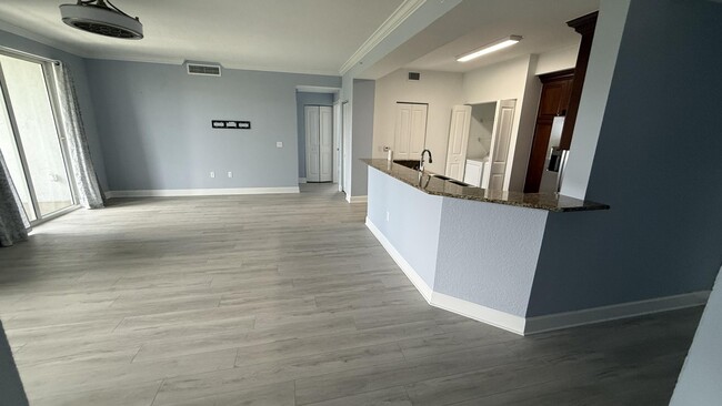 1690 Renaissance Commons Blvd in Boynton Beach, FL - Building Photo - Building Photo