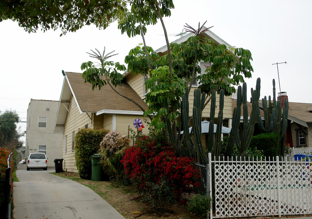 639 N New Hampshire Ave in Los Angeles, CA - Building Photo