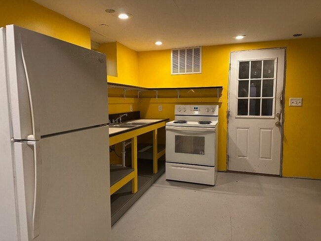 52 Louisa St in Binghamton, NY - Building Photo - Building Photo