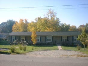 614 Higate Rd in Hendersonville, NC - Building Photo - Building Photo