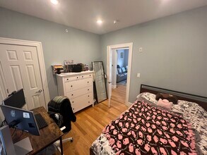 73 Winchester St, Unit 1 in Medford, MA - Foto de edificio - Building Photo