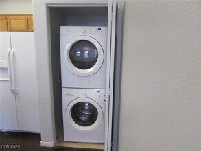 700 Carnegie St, Unit 311 in Henderson, NV - Building Photo - Building Photo
