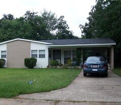 625 S University Blvd in Mobile, AL - Building Photo