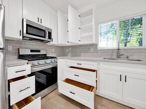 16830 Killion St in Encino, CA - Building Photo - Building Photo