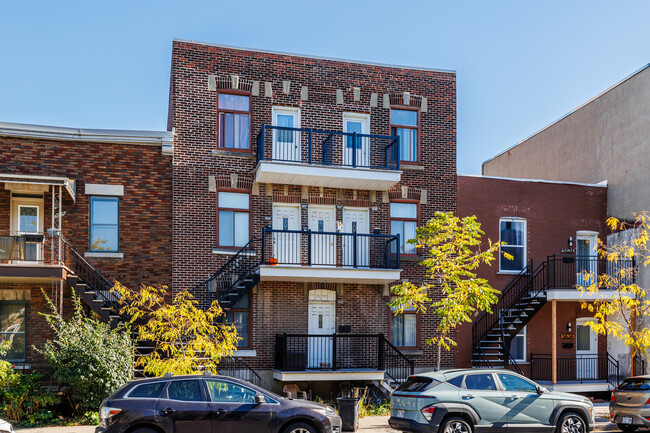 5628 Eadie Rue in Montréal, QC - Building Photo - Building Photo